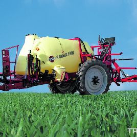 HARDI sprayer model RANGER 2500 l.