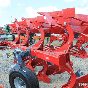 Available Plow JEAN DE BRU - TAURUS