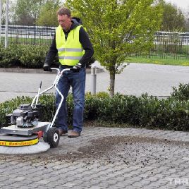 Brosse pour nettoyer les trottoirs et les terrains sont WESTERMANN Marque Modèle WR870