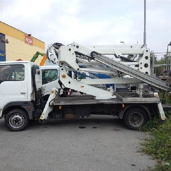 Piattaforma autocarrata Isoli PNT 185 2005