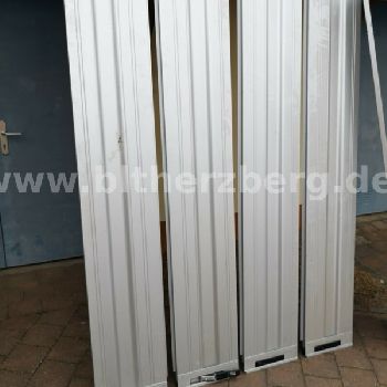 Humbaur Bordwandaufsatz complete with middle stanchions