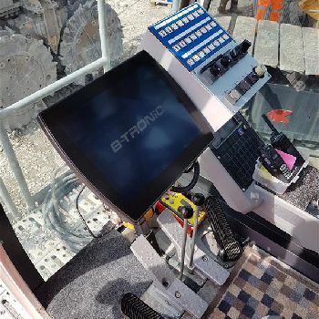 Bauer Crawler / Duty Cycle Crane MC 128 TIER II FLEX USA