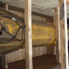 Column jib crane Brand: 5 ton DONATI with DEMAG hoist height 5200 x arm 5000mm