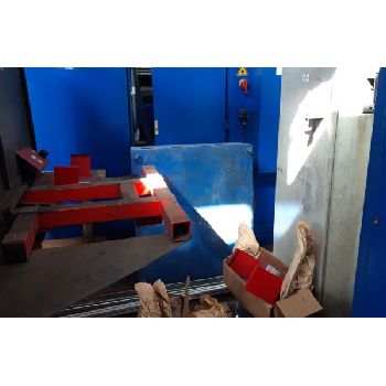 Reis welding robot working