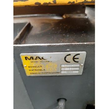 MAC 360 A sawing machine
