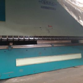 Hydraulic press FOLDING GADE, model PS-C 5200 x 200 ton year 2004