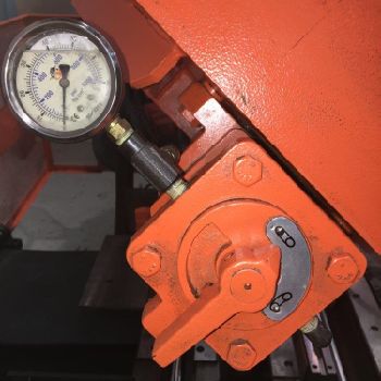 COSEN C-460 NC 460mm Horizontal Bandsaw. Manufactured 2013.