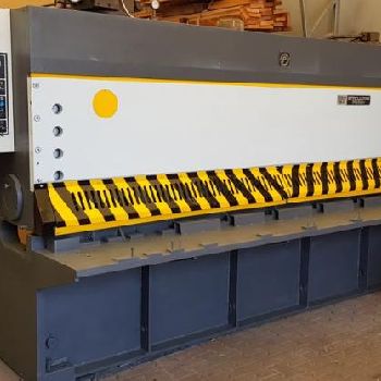 Strojárne Piesok CNTA 3150/10 hydraulic shear