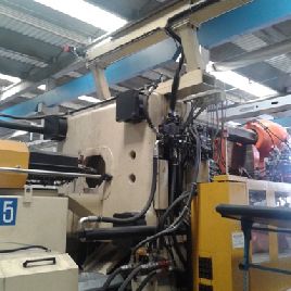 Husky E-Line 2700 RS 155/135 Injection moulding machine