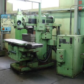 Tos Kurim FGSV 32 vertical milling machine