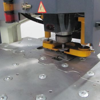 Used Sahinler HMP 115 Punching machine / nibbling machine with CNC