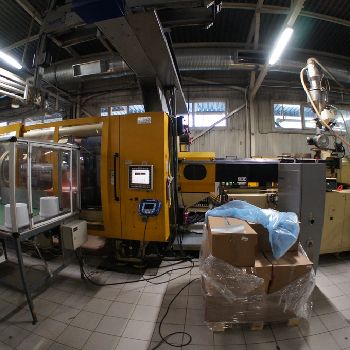 Husky Hylectric H800 Injection moulding machine