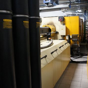 Husky Hylectric H800 Injection moulding machine