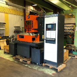 Machine d'électro-érosion par fil Charmilles Robofil 200