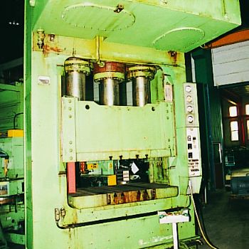 SMG HPU 500-1600/1150 metal press