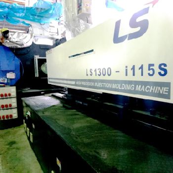 LS LGH1800S Injection moulding machine