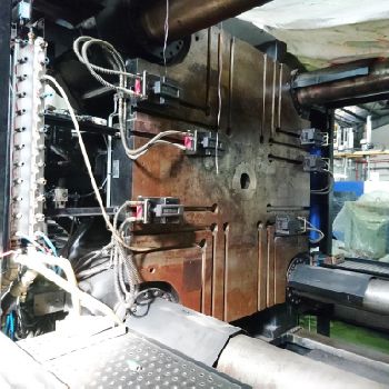 LS LGH1800S Injection moulding machine