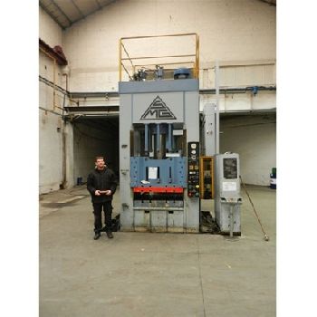 SMG HZPU , 200-1250/2000 metal press