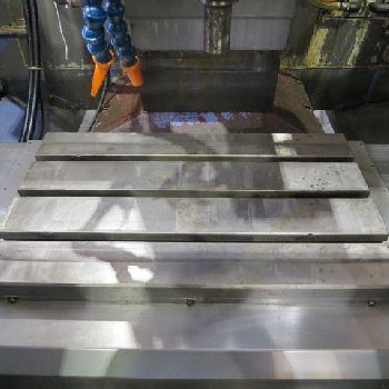 KIRA KPC-30B Machining center - vertical (Drilling)