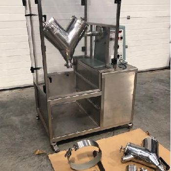 Erweka AR400 lab blender - rotary powder blender