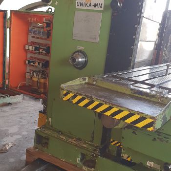 Arsenal FU402 universal milling machine