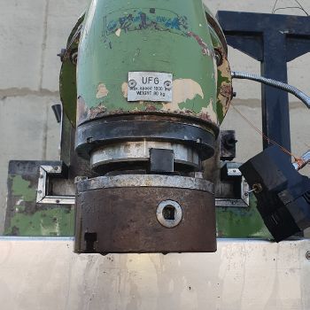 Arsenal FU402 universal milling machine