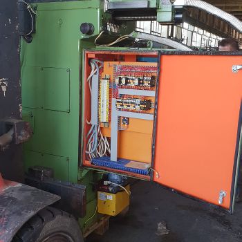 Arsenal FU402 universal milling machine