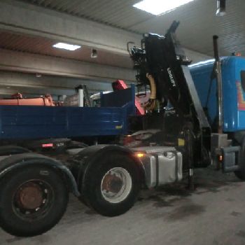 Scania 144G 530 6x4 with crane Loglift F 215 Z