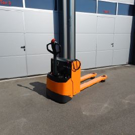 Still EGU20 2000kg 160cm Long Forks UVV Bat. Good.