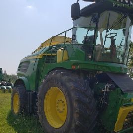 2017 John Deere 8400