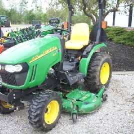 2009 John Deere 2320