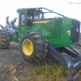 2017 John Deere 748L