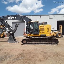 2016 John Deere 245g