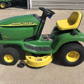 2001 John Deere LT155