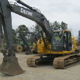 2015 John Deere 245G LC
