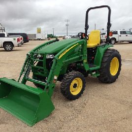 2013 John Deere 3320