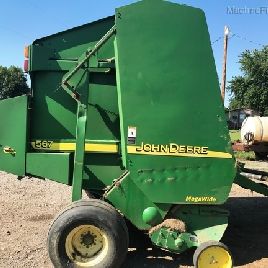 2004 John Deere 567