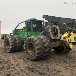 2015 John Deere 748L
