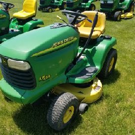 1998 John Deere LT133