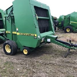 1998 John Deere 566