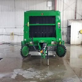 2001 John Deere 567