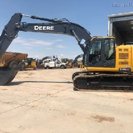 2017 John Deere 245g