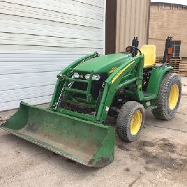 2007 John Deere 3320