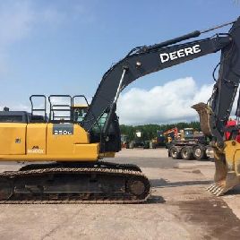 2016 John Deere 250G LC