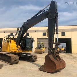 2016 John Deere 245G LC