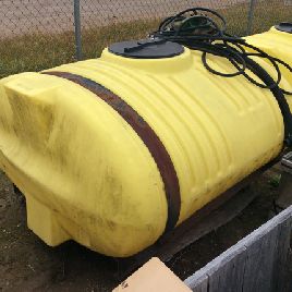 2011 Bell 400 gal tank & rack