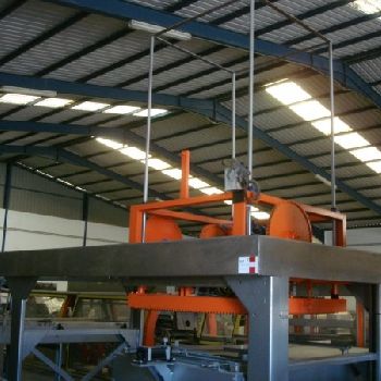 Palletising system for cans