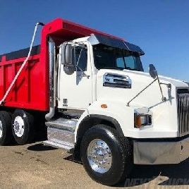 2017 WESTERN STAR 4700SB