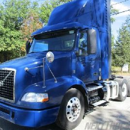 2014 VOLVO VNM64T-200