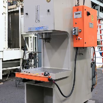 57.7 Ton,Neff#DF50-15M, 10" str, 24 DL, 10 thr, 30 x 21.5 bed, hydraulic press,’98,#157790